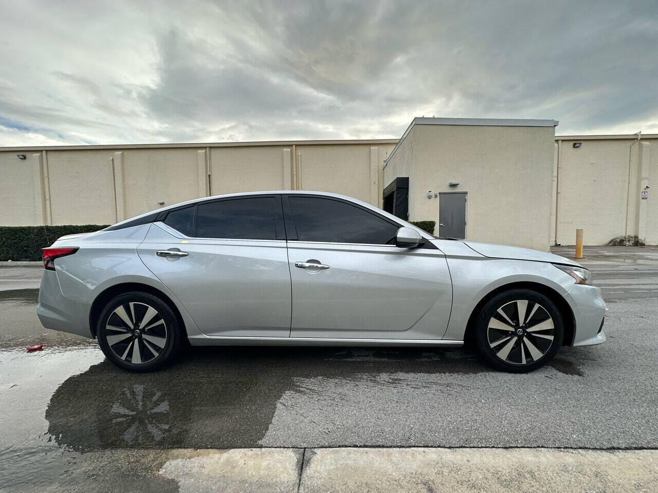 2020 Nissan Altima  - $20,999