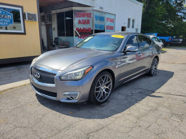 2017 INFINITI Q70 for sale at DAGO'S AUTO SALES LLC in Dalton, GA