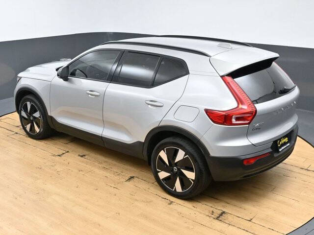 2025 Volvo EX40 Twin Core