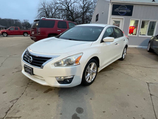 2015 Nissan Altima for sale at Auto Connection in Waterloo, IA