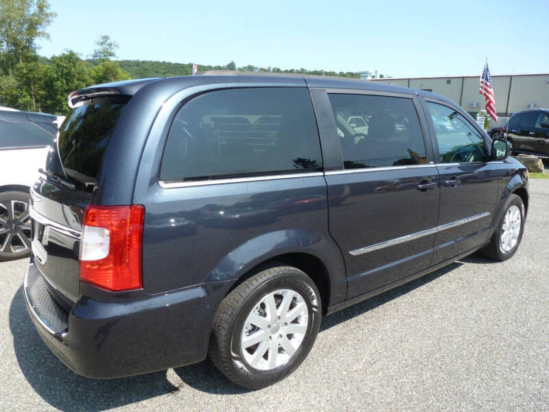 2013 Chrysler Town and Country Touring