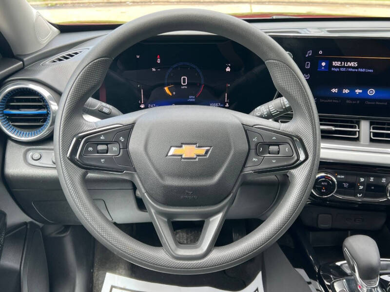 2025 Chevrolet Trax LT
