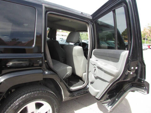 2007 Jeep Commander Sport