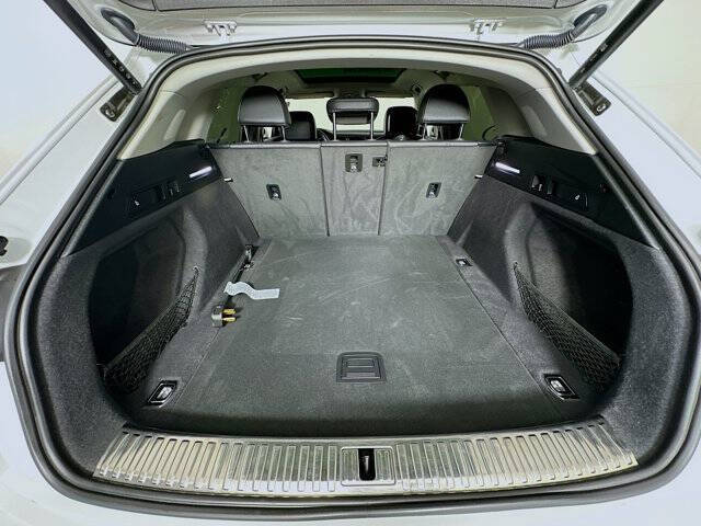 2024 Audi Q8 e-tron quattro Premium Plus