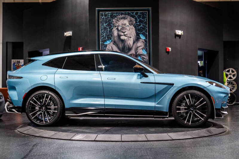 2023 Aston Martin DBX 707