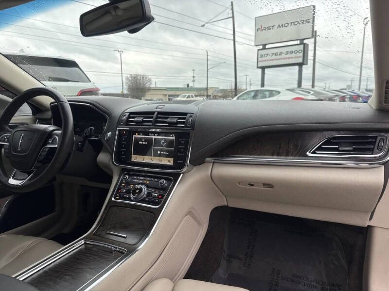 2017 Lincoln Continental Premiere