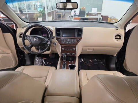2017 Nissan Pathfinder Platinum