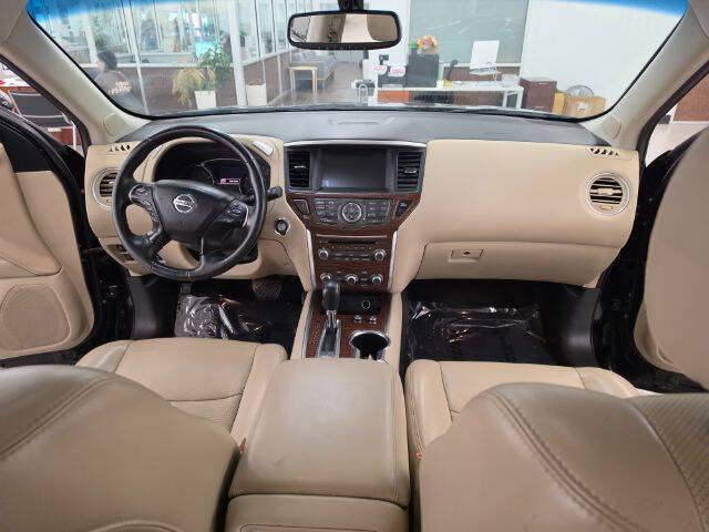 2017 Nissan Pathfinder Platinum