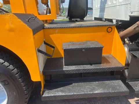 2015 Freightliner M2 106