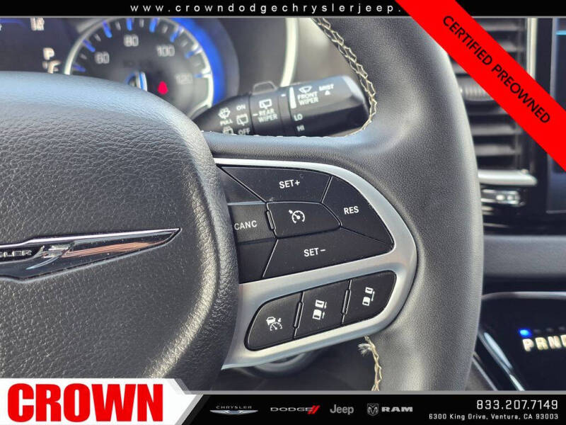 2025 Chrysler Pacifica Select