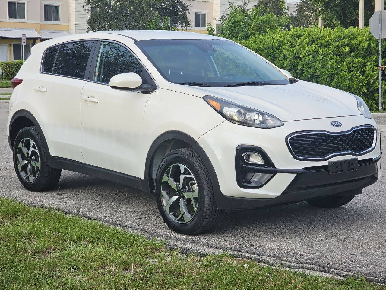 2022 KIA Sportage SUV / Crossover - $18,010