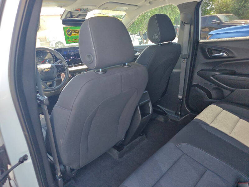 2025 Chevrolet Trax LS