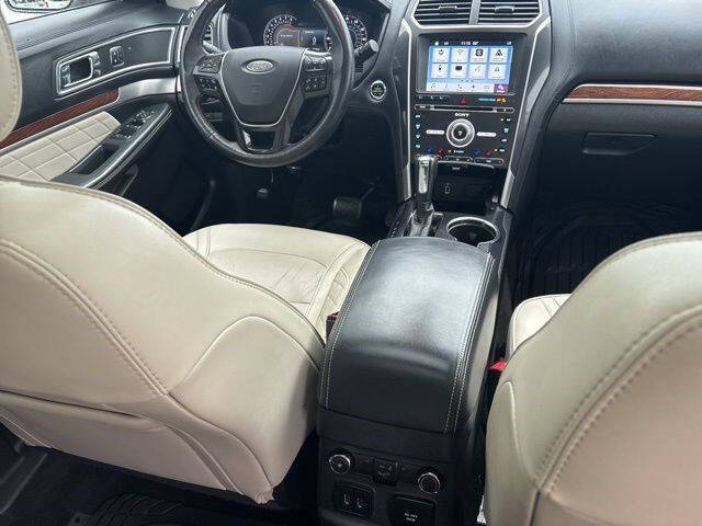 2017 Ford Explorer Platinum