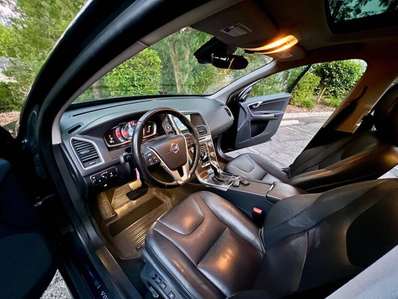 2016 Volvo XC60 T6 Drive-E