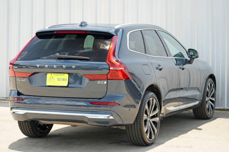 2023 Volvo XC60 B5 Ultimate Bright Theme