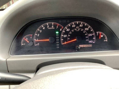 2005 Toyota Camry LE