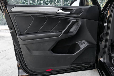 2022 Volkswagen Tiguan SE R-Line Black