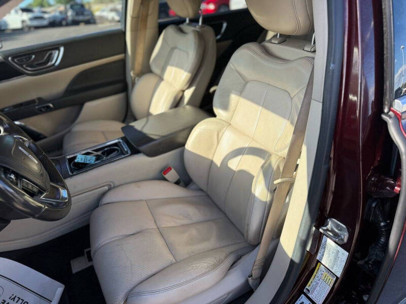 2017 Lincoln Continental Select