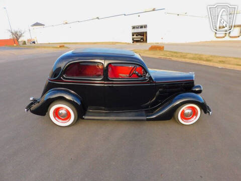 1935 Ford Tudor