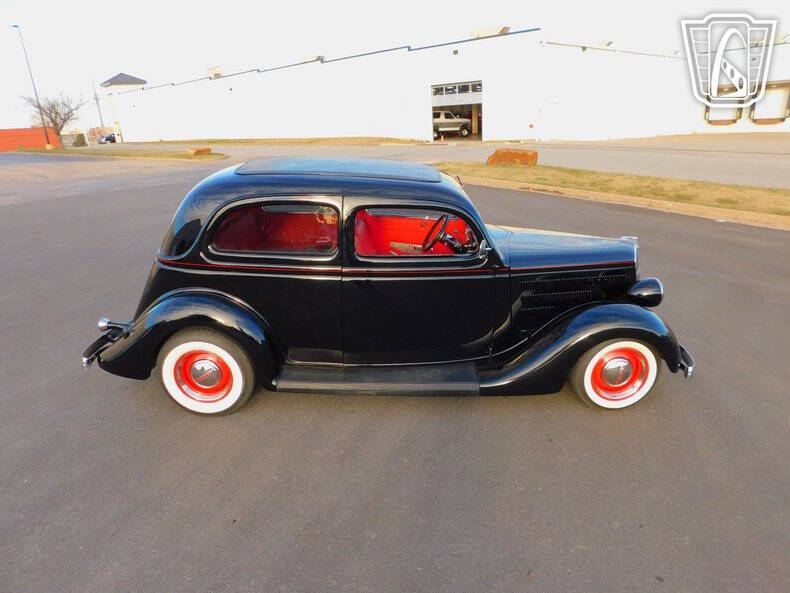 1935 Ford Tudor