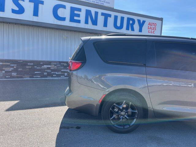 2020 Chrysler Pacifica Touring L