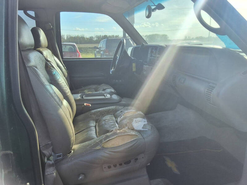 1999 Chevrolet Suburban K1500 LT