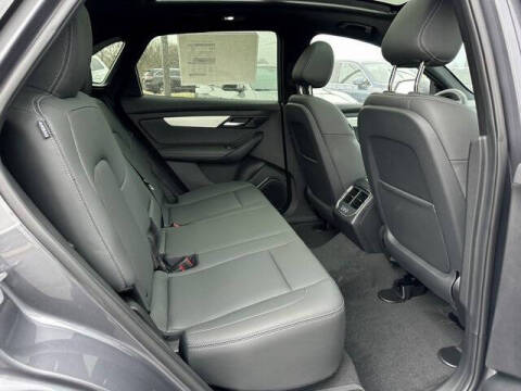 2025 VinFast VF8 Plus