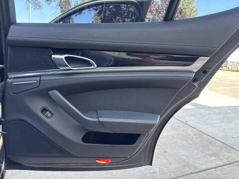 2014 Porsche Panamera 4
