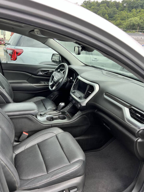 2017 GMC Acadia SLT-2