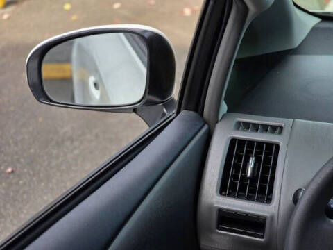 2013 Toyota Prius v Five