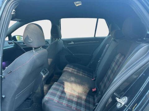 2017 Volkswagen Golf GTI S