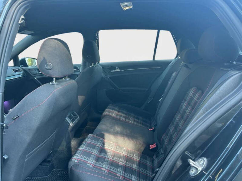 2017 Volkswagen Golf GTI S