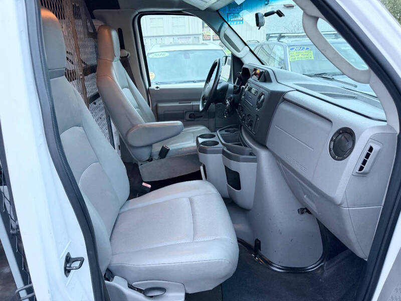 2014 Ford E-Series E-350 SD