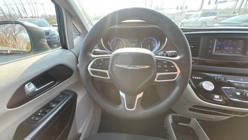 2017 Chrysler Pacifica LX