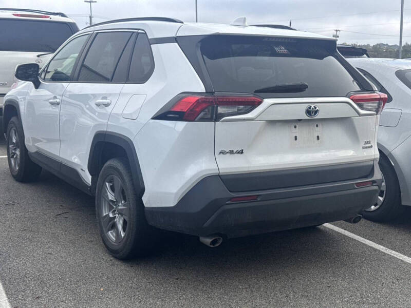 2022 Toyota RAV4 Hybrid XLE