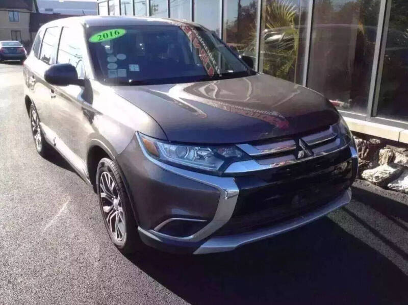 2016 Mitsubishi Outlander ES