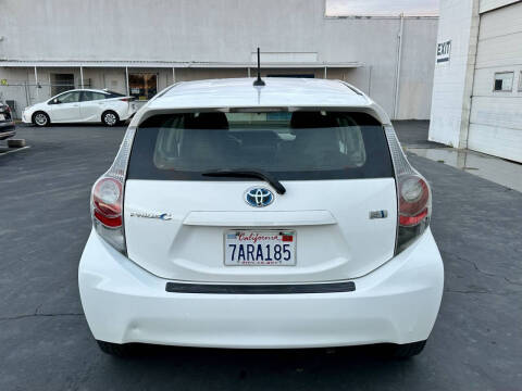 2013 Toyota Prius c Three