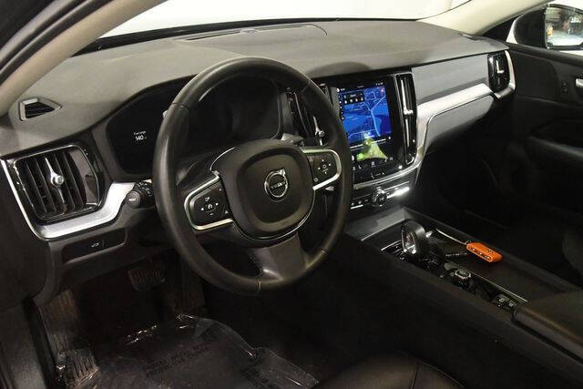 2024 Volvo S60 B5 Core Dark Theme