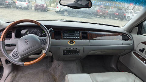 2000 Lincoln Town Car Cartier