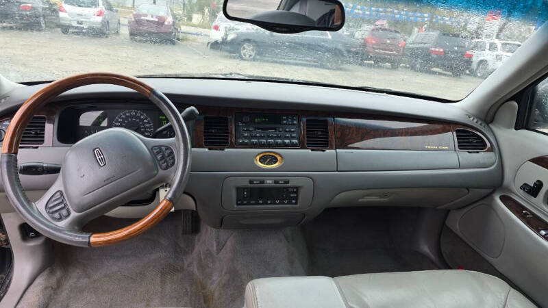 2000 Lincoln Town Car Cartier