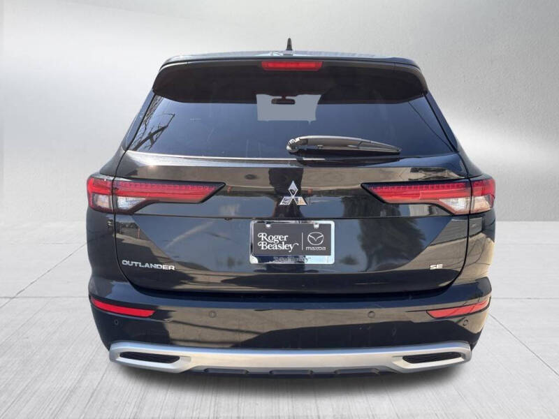 2024 Mitsubishi Outlander SE