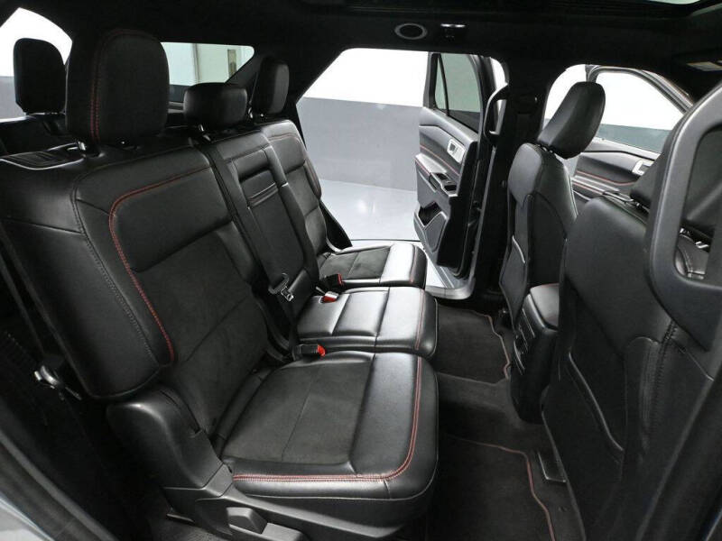 2022 Ford Explorer ST-Line