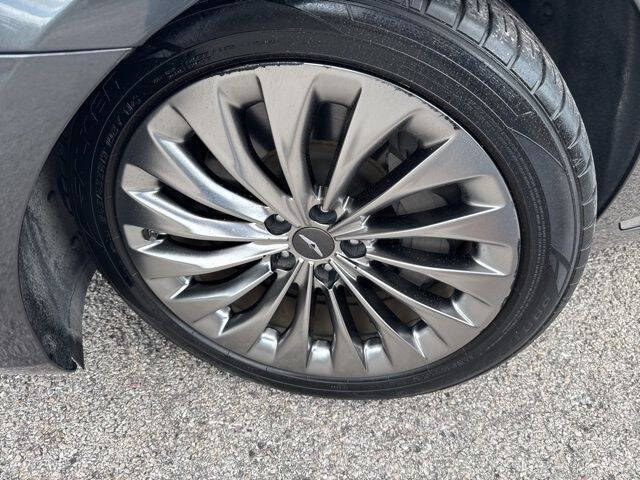 2018 Genesis G90