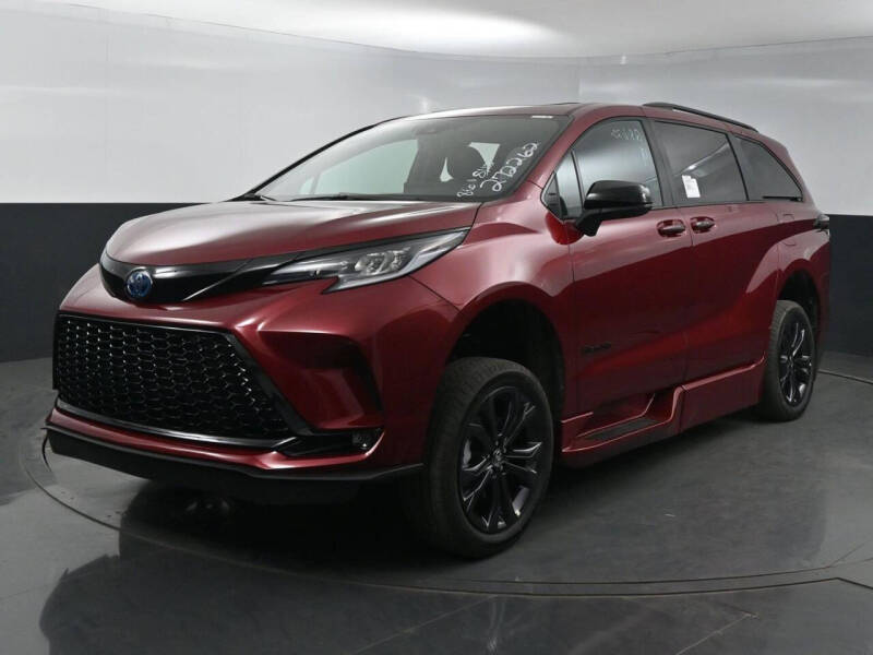 2025 Toyota Sienna XSE 7-Passenger