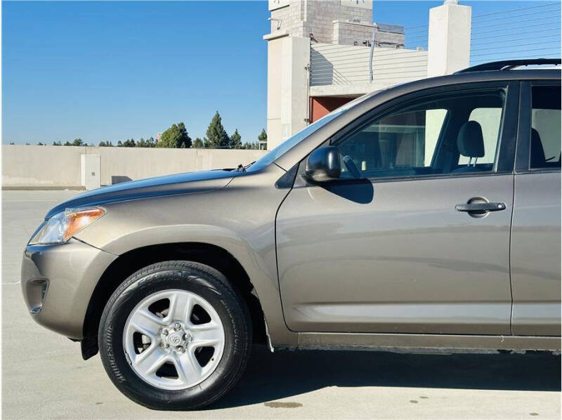 2010 Toyota RAV4 Base photo 10