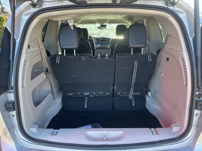 2024 Chrysler Pacifica Touring L