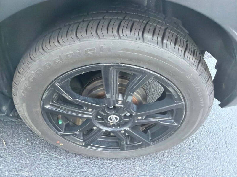 2019 Nissan Kicks SR