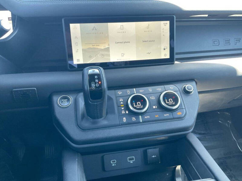 2024 Land Rover Defender 90 P400 X-Dynamic SE