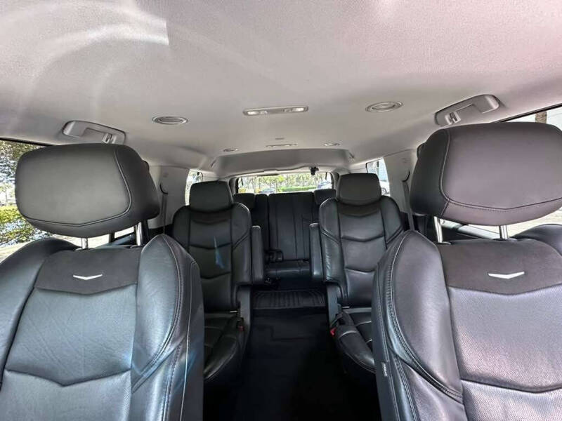 2017 Cadillac Escalade Standard