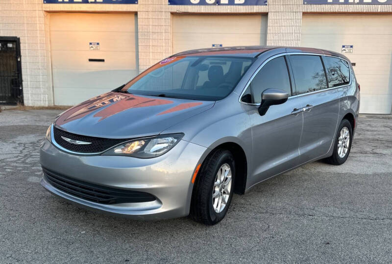 2017 Chrysler Pacifica for sale at Nationwide Motors Inc in Harvey IL